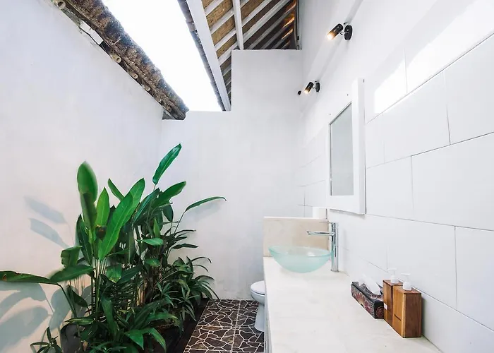Waru One Nusa Lembongan (Bali)
